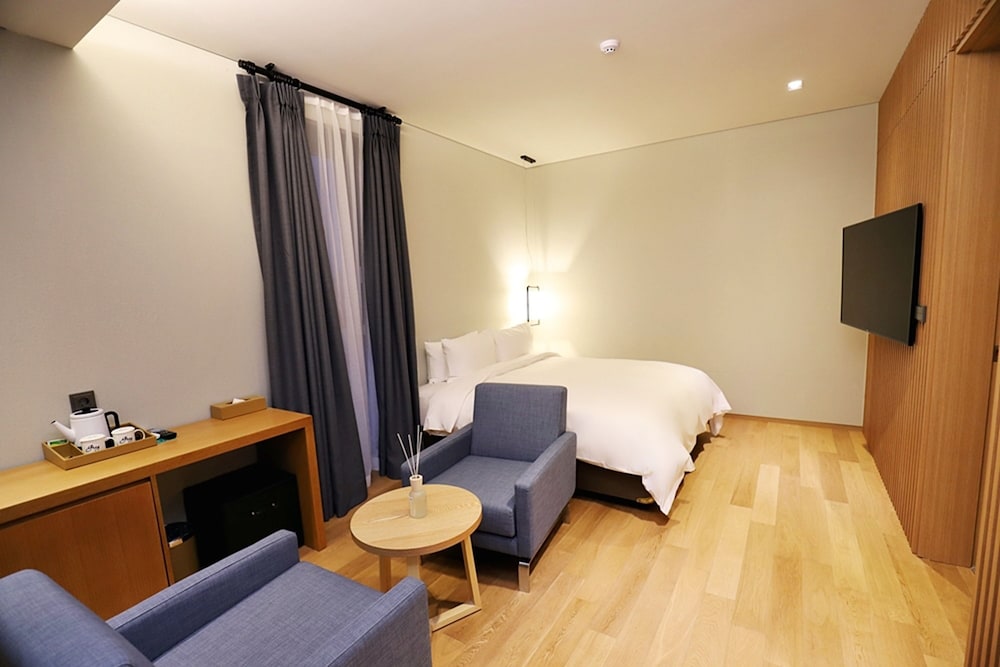 Gangneung Grey Hotel 24/46