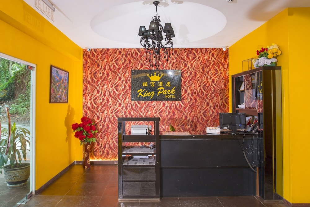 OYO 44037 King Park Hotel 7/30