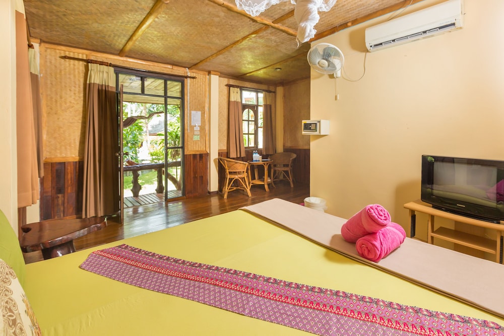 BOTTLE BEACH 1 RESORT 28/74