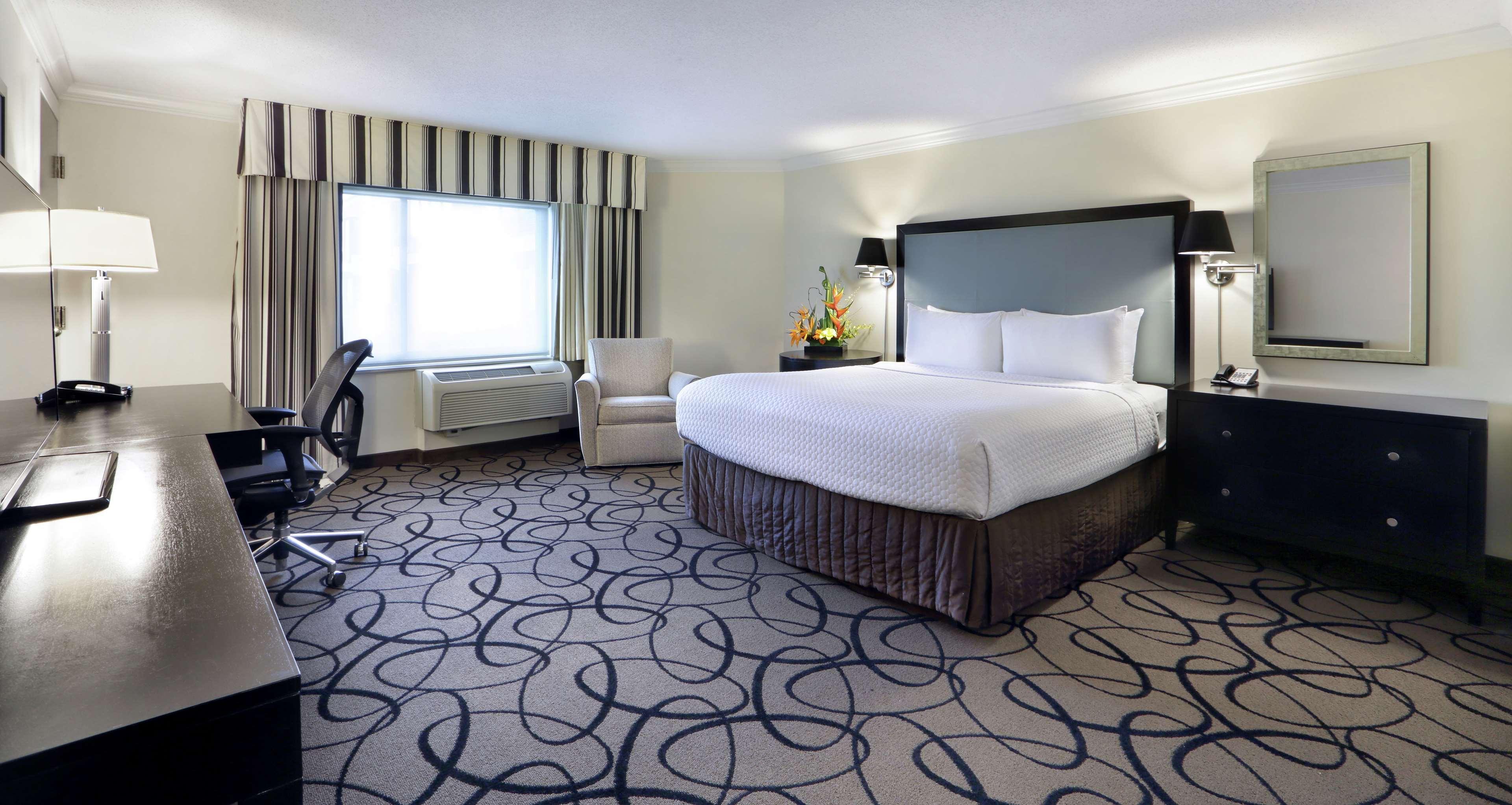 Deluxe, King Bed