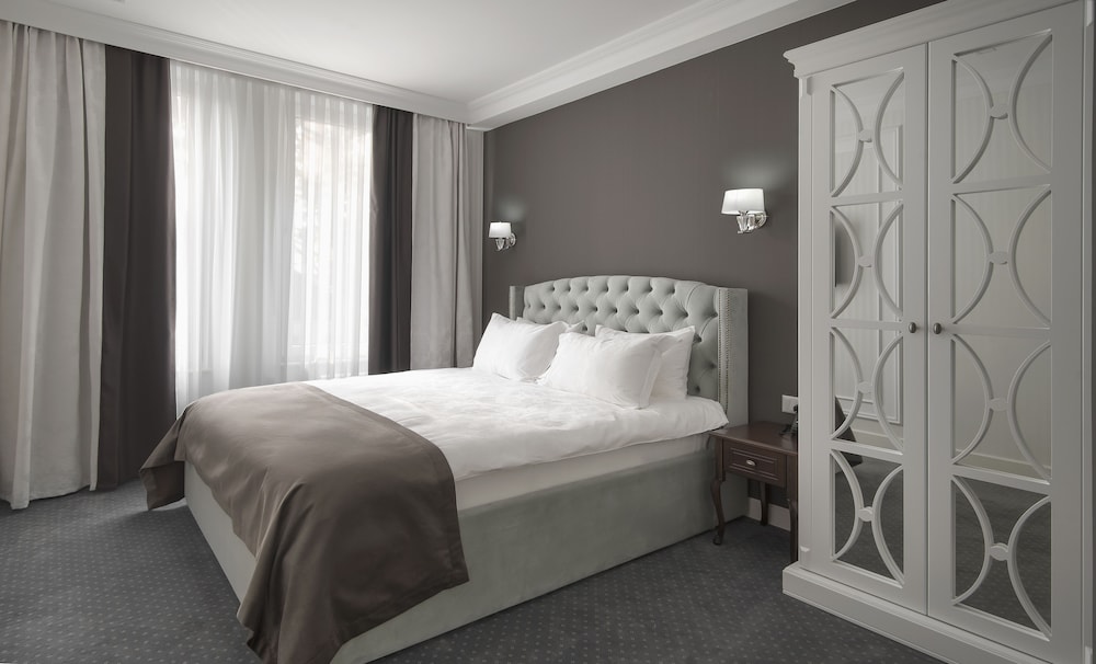 LONDON BOUTIQUE HOTEL 7/40