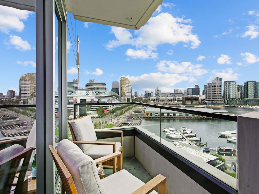 The Sebel Residences Melbourne Docklands 27/55