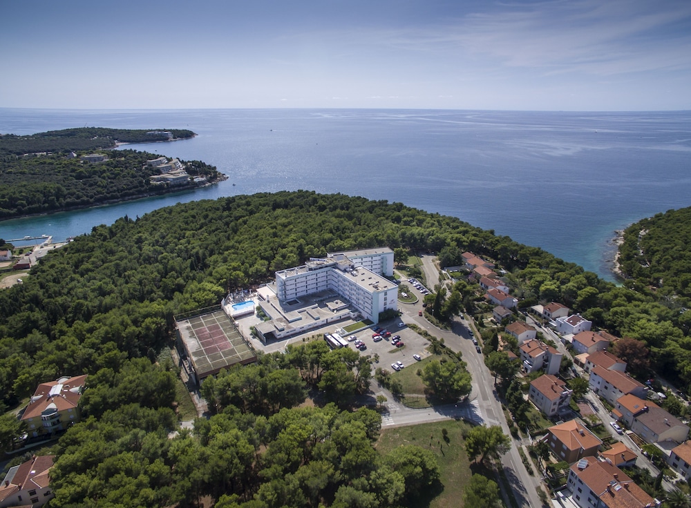 Pula Hotel 32/37