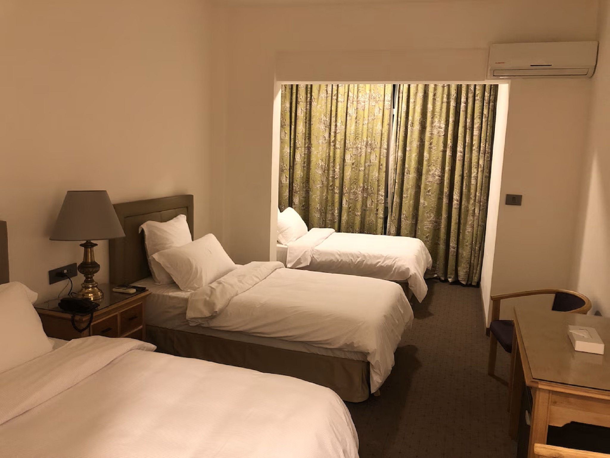 Standard Triple Room: