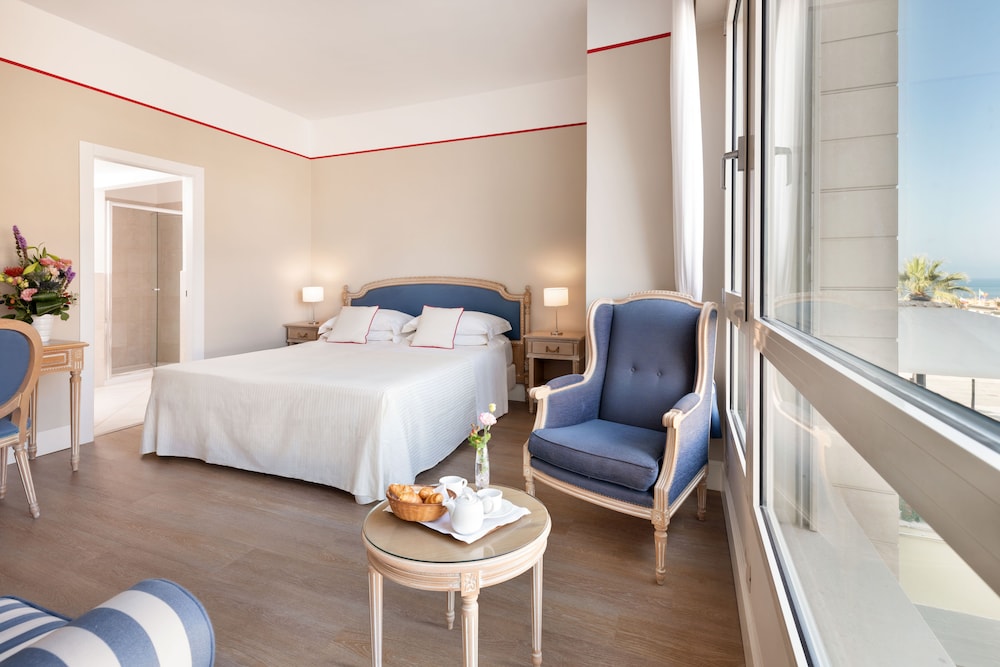 Sina Astor Hotel 34/80