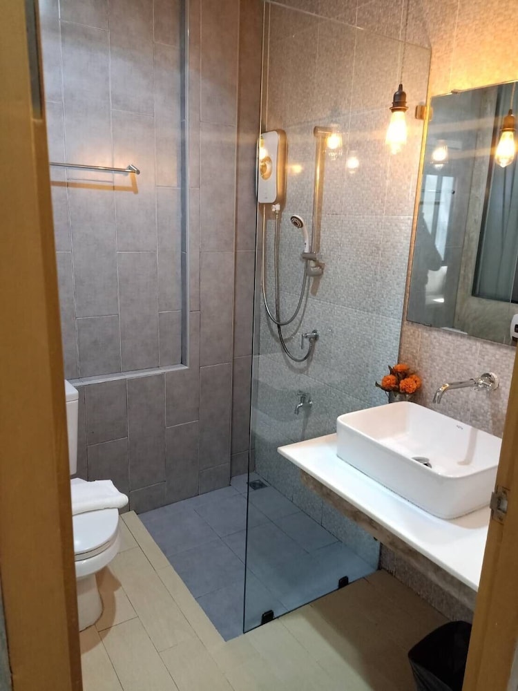 Journey Hostel Suratthani 49/56
