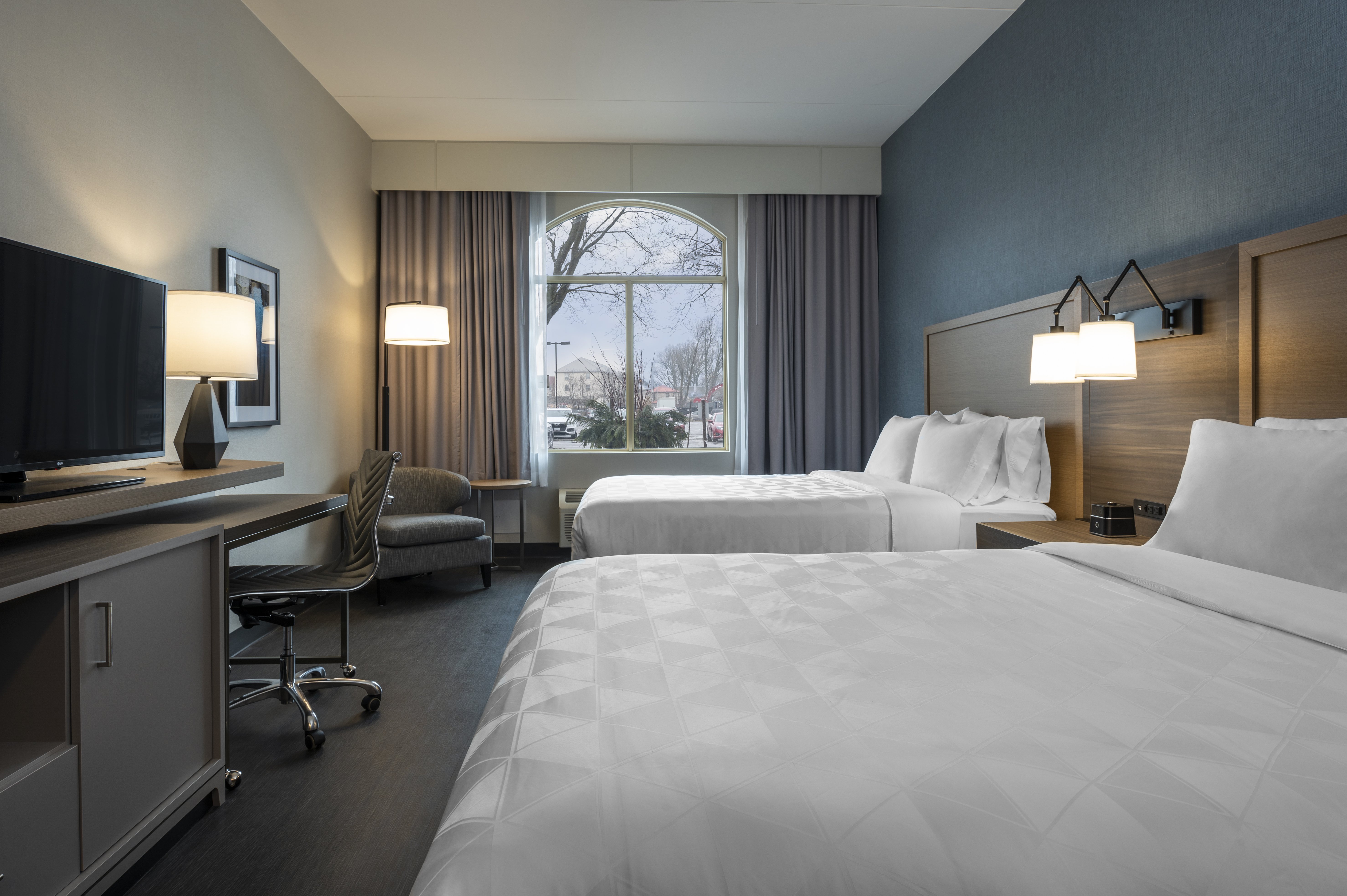 Holiday Inn Kingston Waterfront 27/71