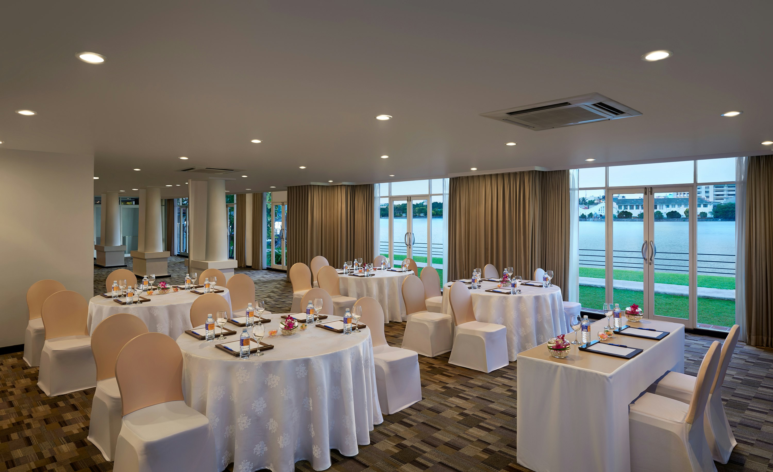 Cinnamon Lakeside Colombo 37/51