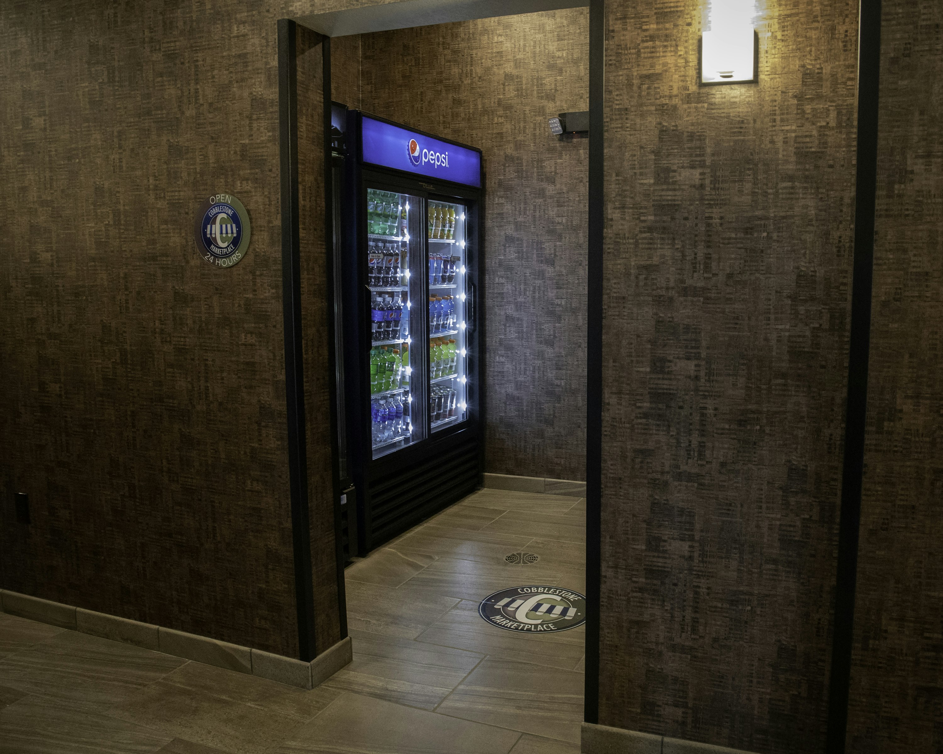 Cobblestone Hotel & Suites - Two Rivers 13/42