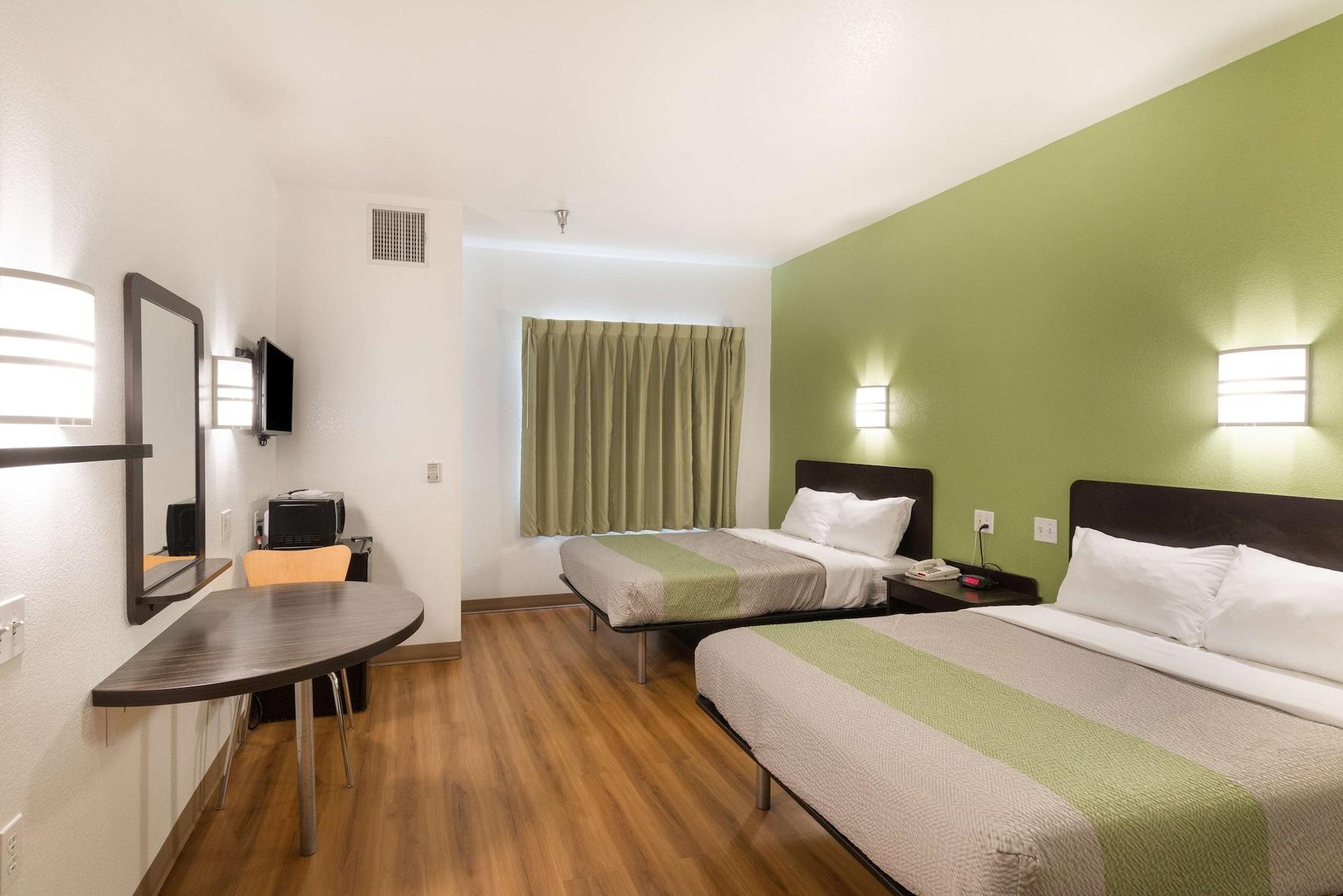 2 Full Beds - Smoking