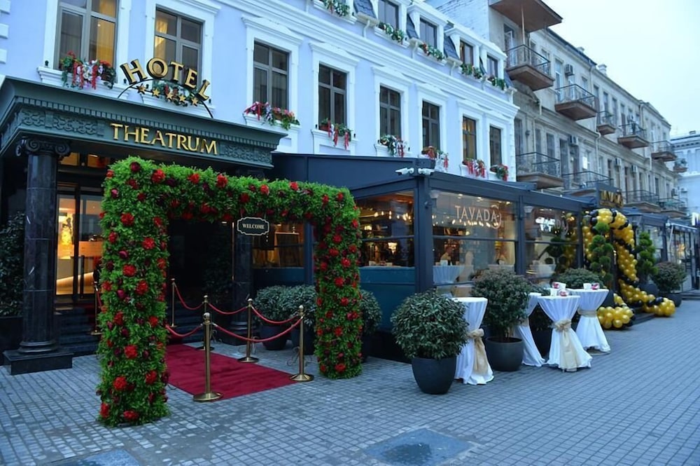 Theatrum Hotel Baku 39/44