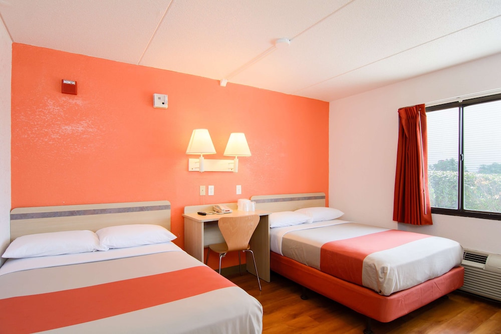 Motel6 Leominster, MA 20/43