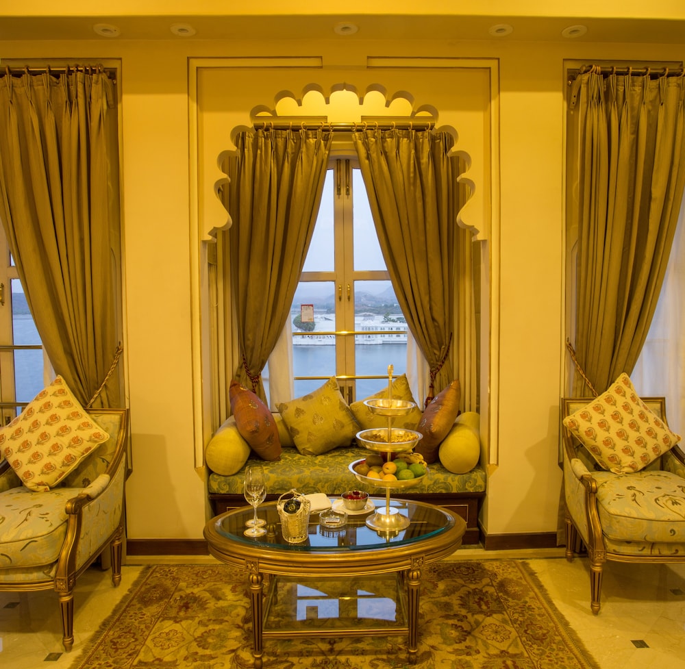 Taj Fateh Prakash Palace 31/54