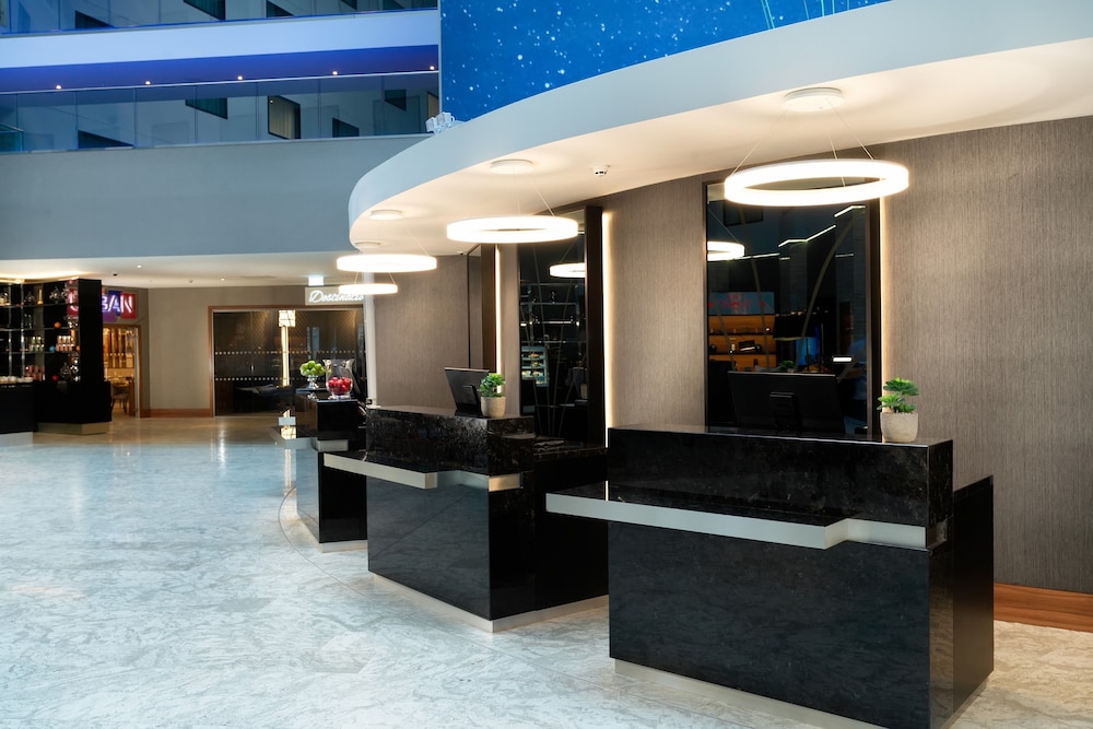 CROWNE PLAZA LONDON HEATHROW T4 4/65