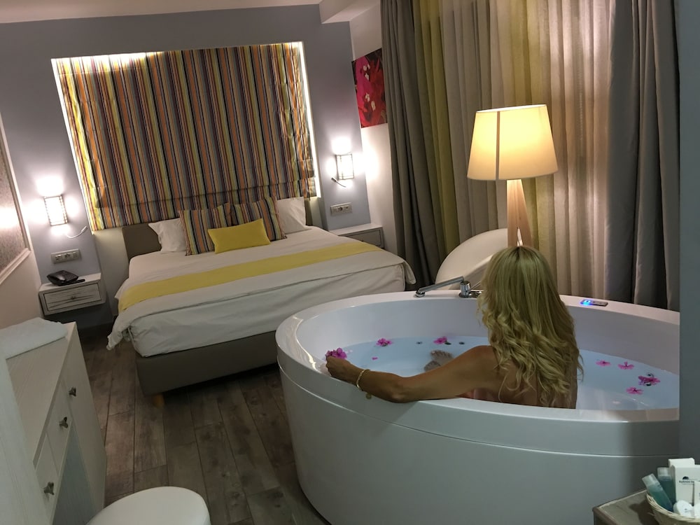 Cooee Kyknos Beach Hotel 38/75