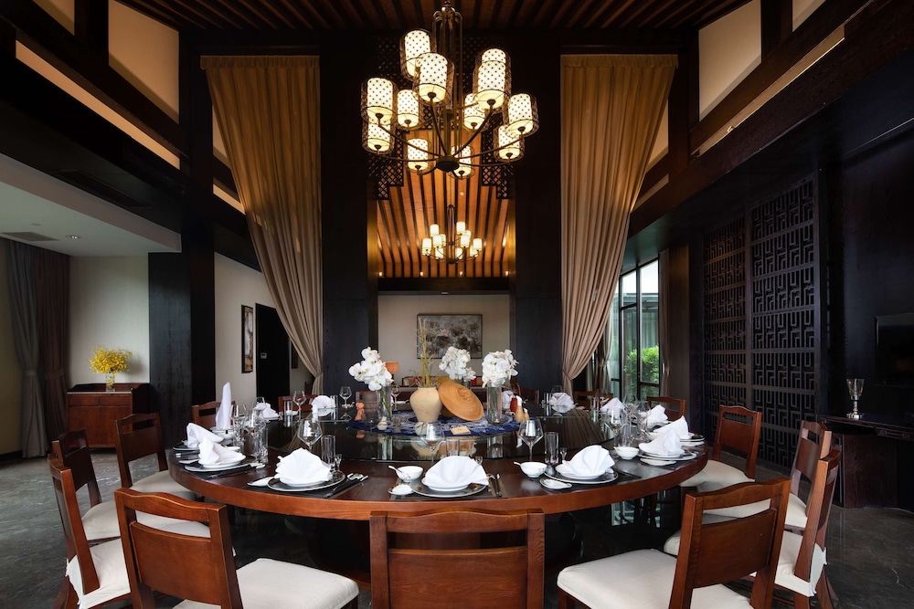 Banyan Tree Tengchong 70/81