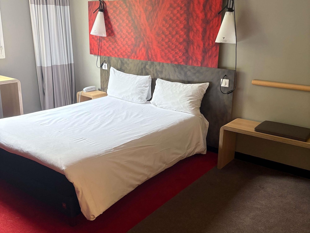 STANDARD, DOUBLE BED, ACCESSIBLE