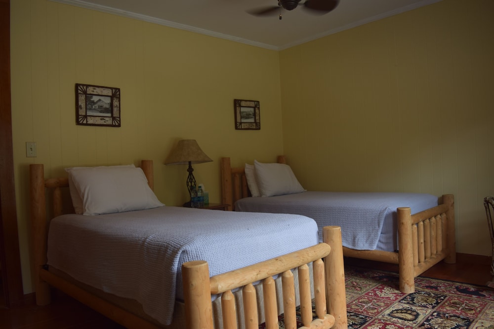 The Long View Lodge 10/50