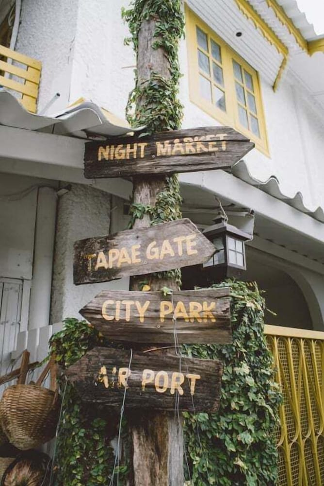 Past Tense Hostel 4/50