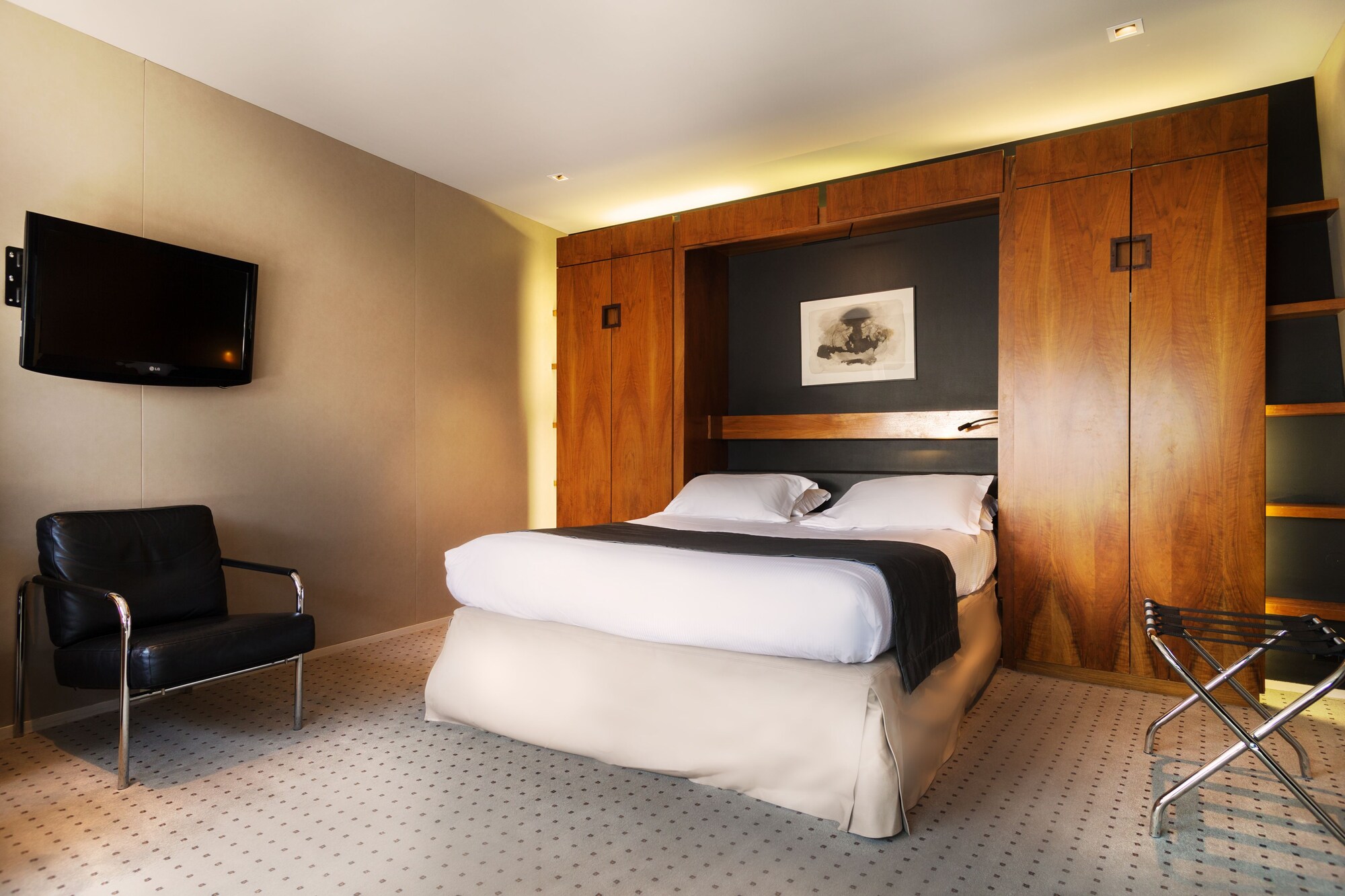 ROOM, TRIPLE