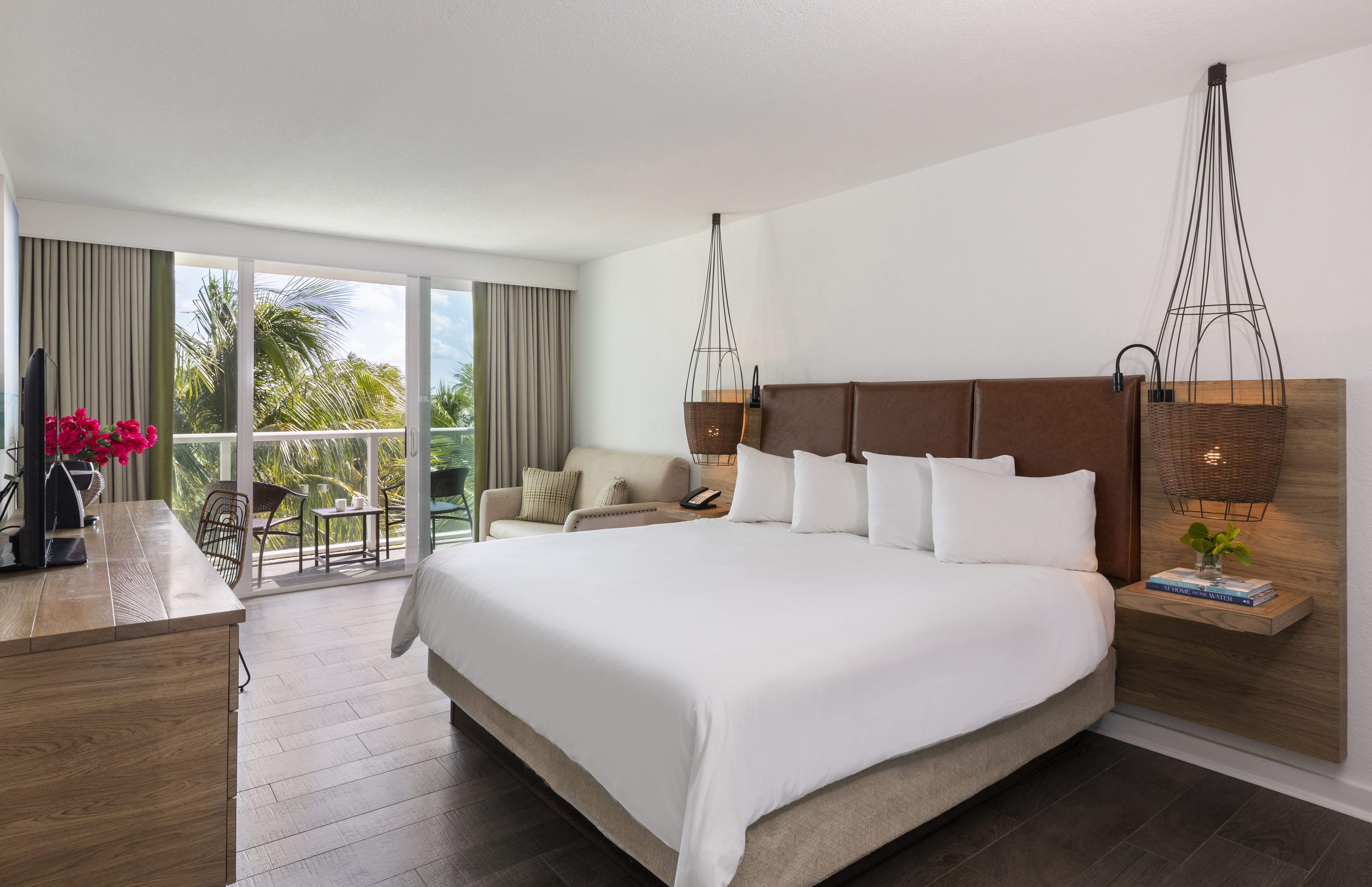 Reef, King Bed, Partial Ocean View