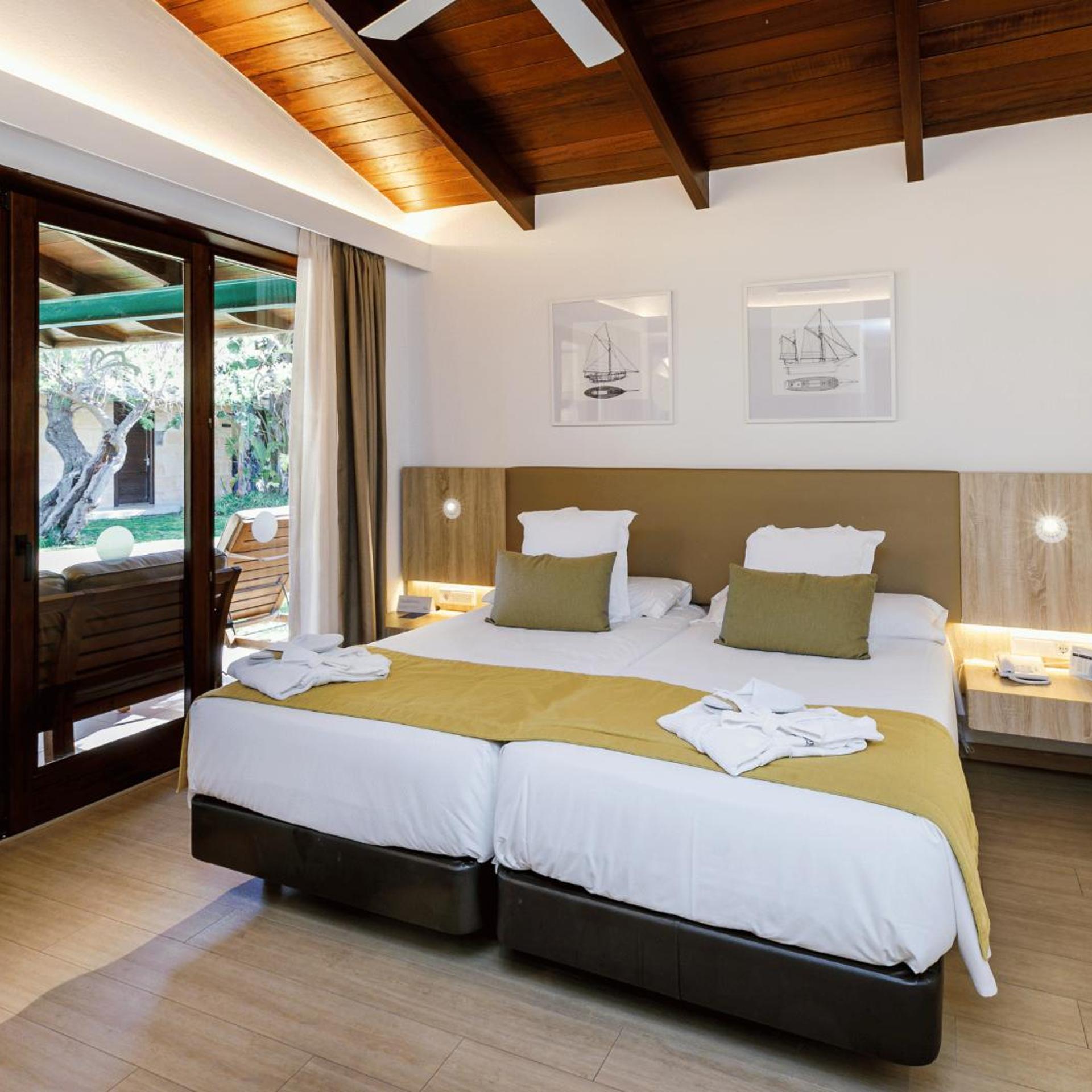 Suite, Garden View
