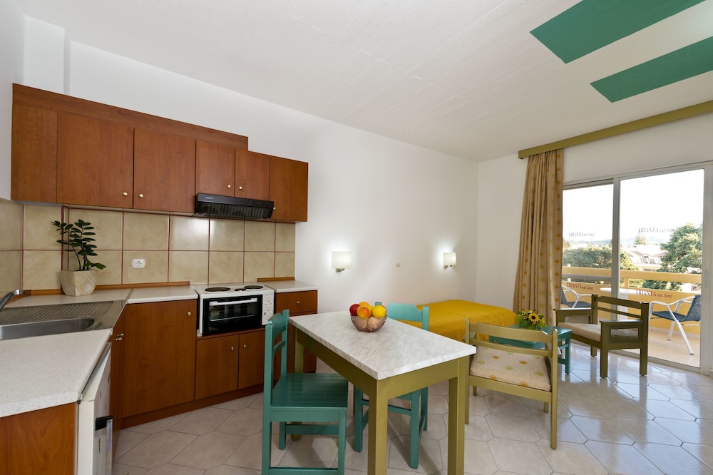Trianta Hotel Apartments 24/33