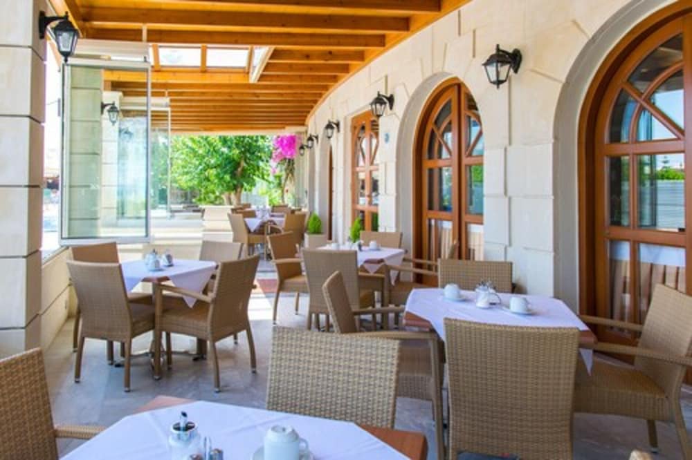 Anita Beach Hotel - Adults Only 34/40