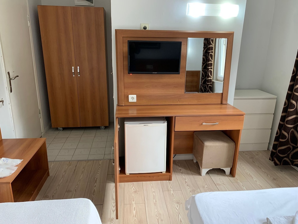 Belcan Hotel 12/42