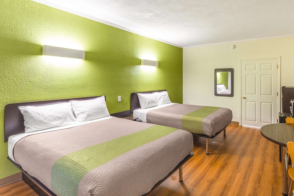 Motel6 Huntington, WV 25/51
