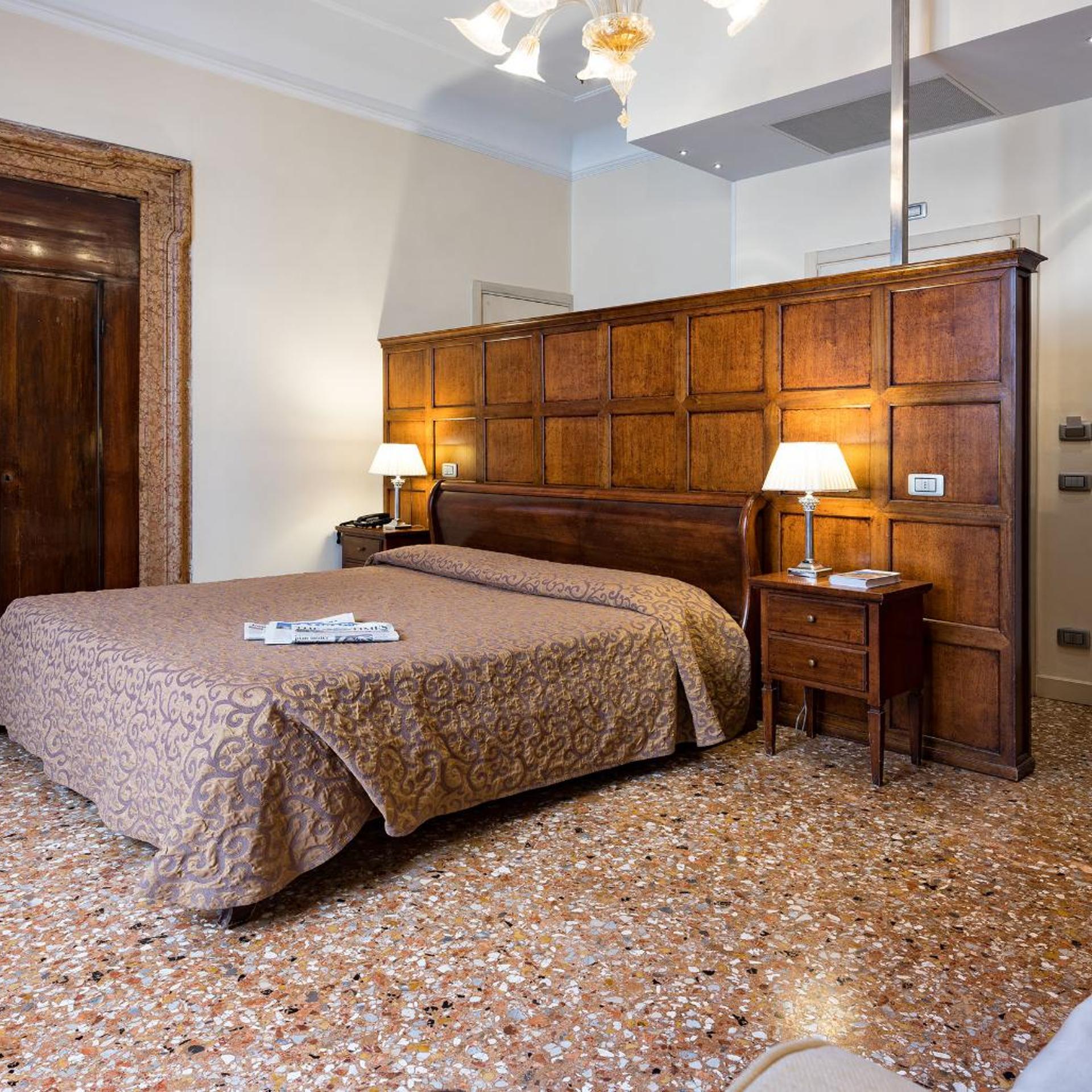 Room, King Bed, Canal View