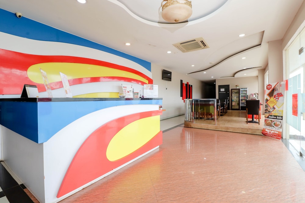 Lobby at Blitz Hotel Batam Near Sultan Mahmud Ri'ayat Shah, BATAM