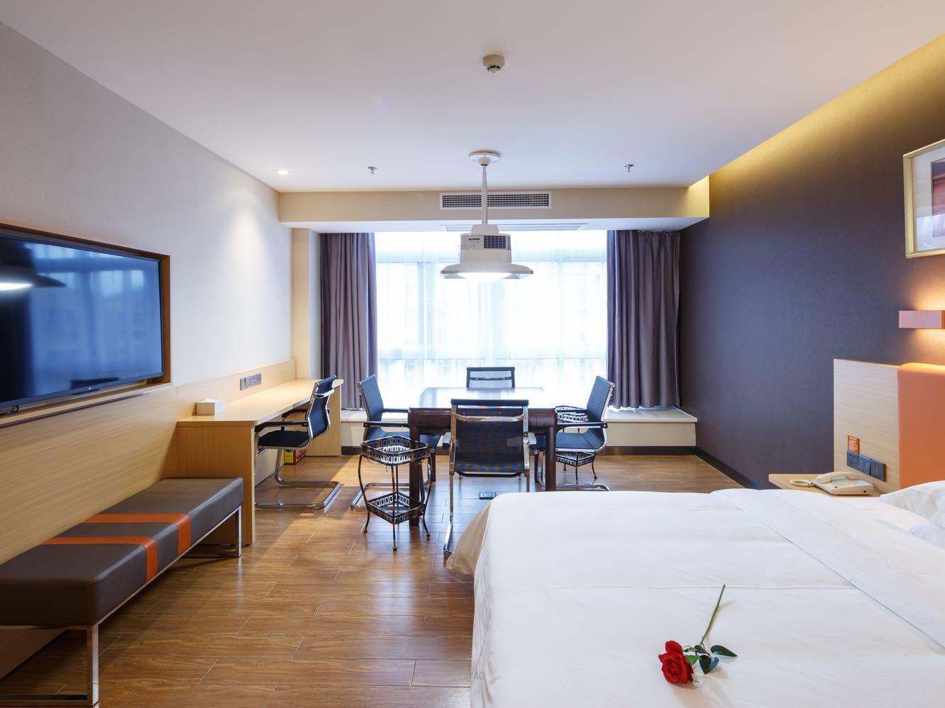 7 Days Premium (Chongqing Liangping People's Square Center) 9/35