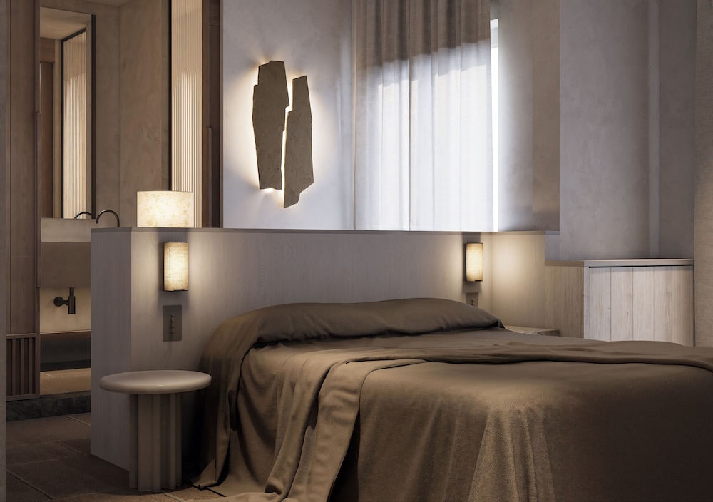 JUNIOR SUITE, KING BED, BALCONY