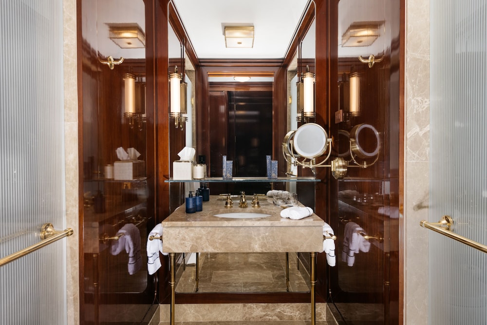 جناح جونيور بسرير كينج بإطلالة على المدينة، Casa Cipriani New York 4/10