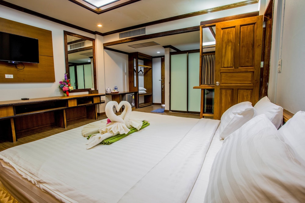FAMILY, TRIPLE, MULTIPLE BEDS, PARK VIEW