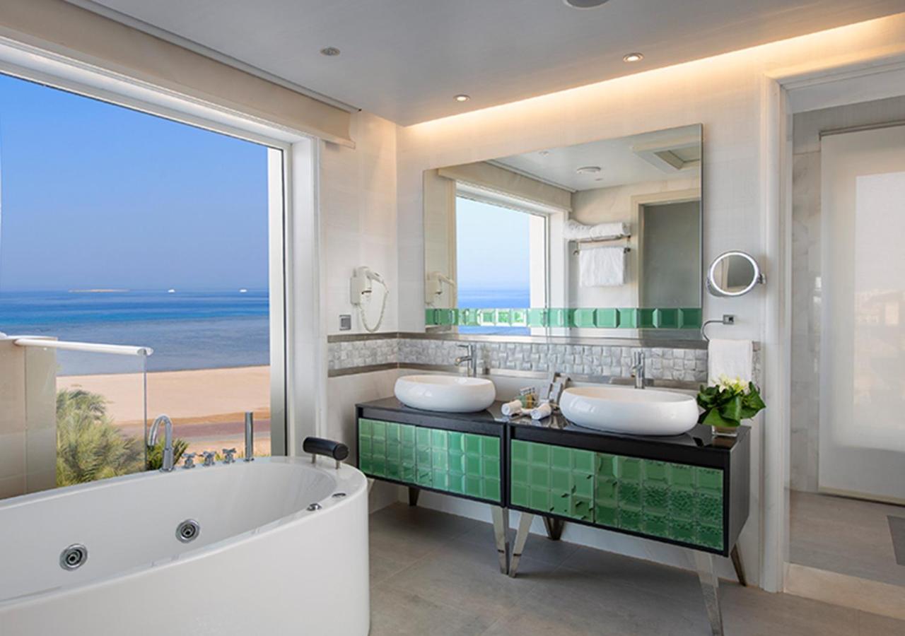 Prime, Suite, King Bed, Pool View, Sea View