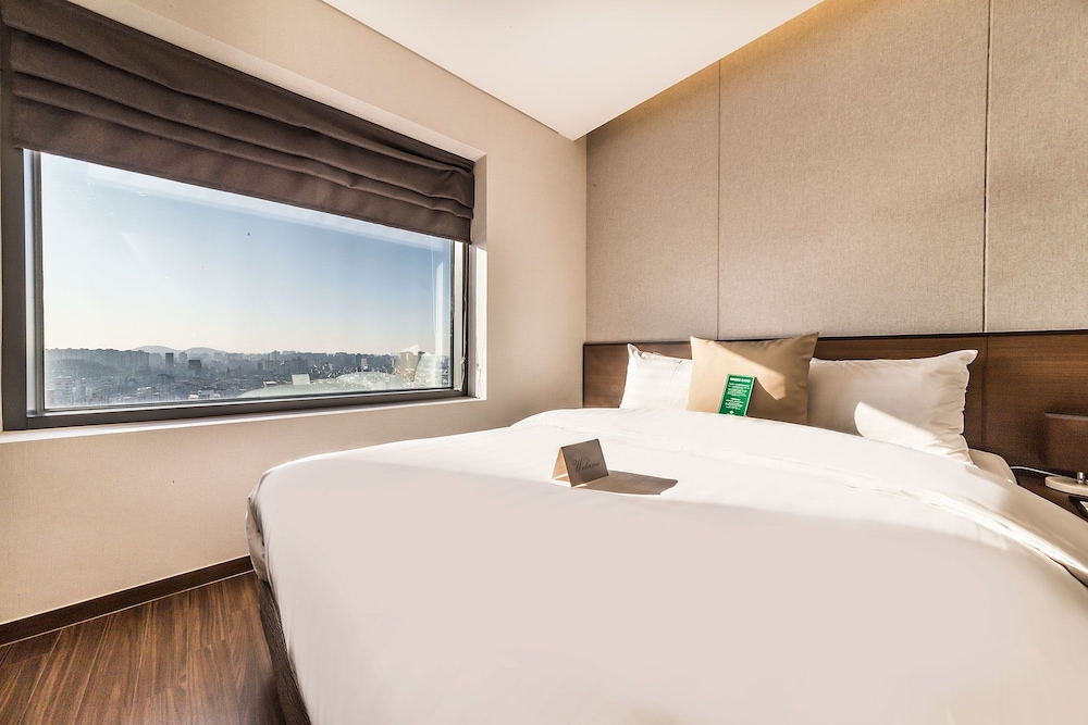 WD HOTEL 17/50