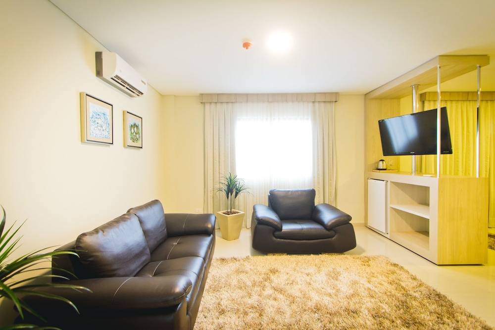 Megal Suites Hotel 30/45