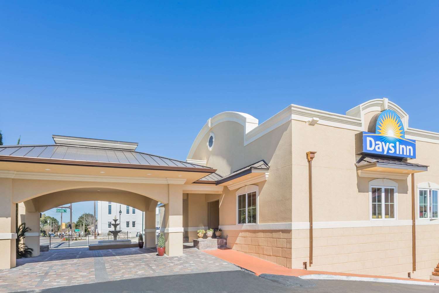 Days Inn By Wyndham Pensacola - Historic Downtown in PENSACOLA - FL