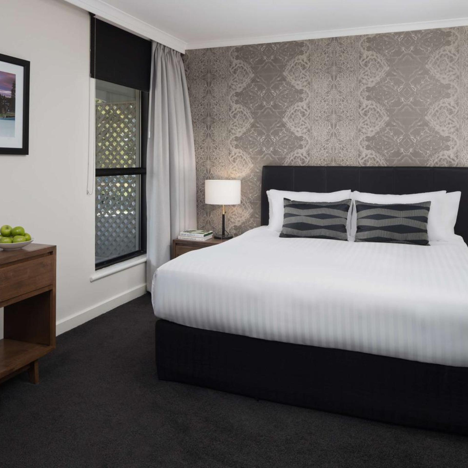 Premier, Suite, King Bed, Hot Tub