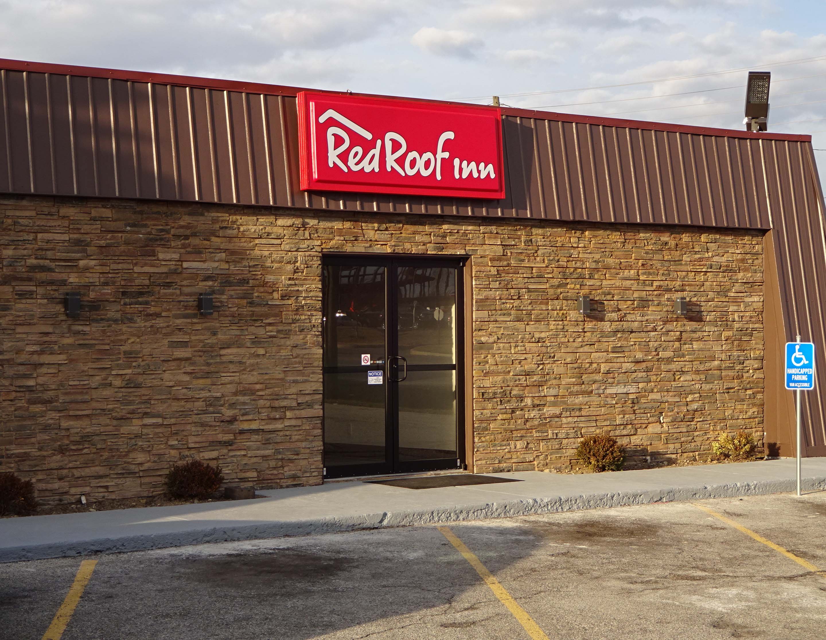 Red Roof Inn Indianapolis - Castleton 3/26