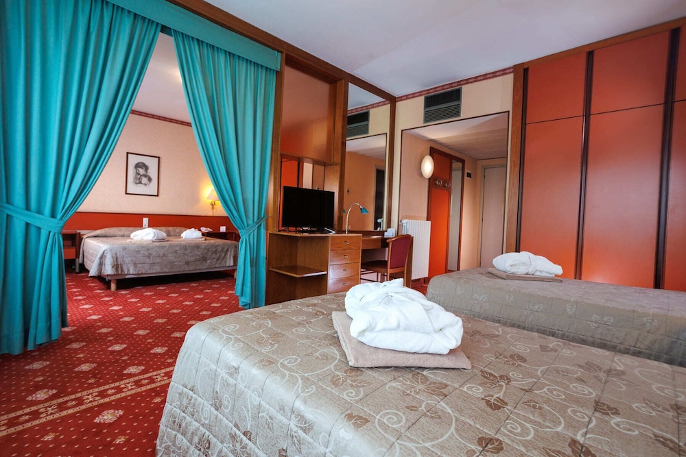 غرفة عائلية بأربعة أسرّة، Savoia Thermae Spa 3/9