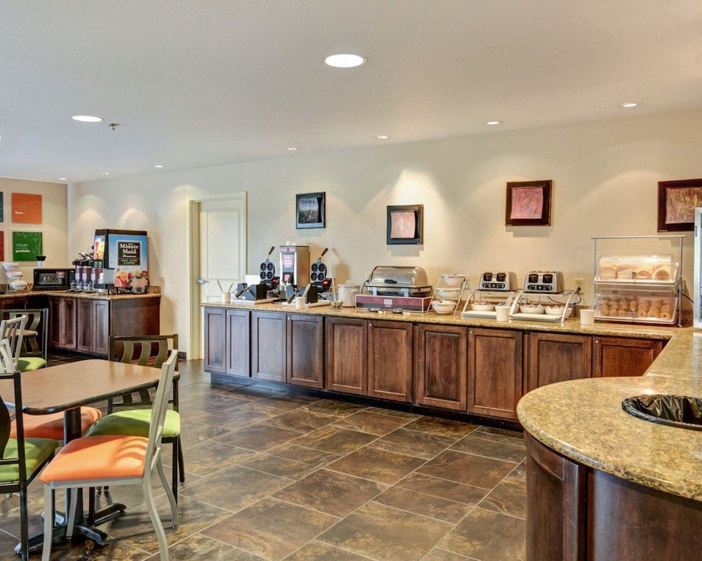 Comfort Suites Hot Springs 10/49