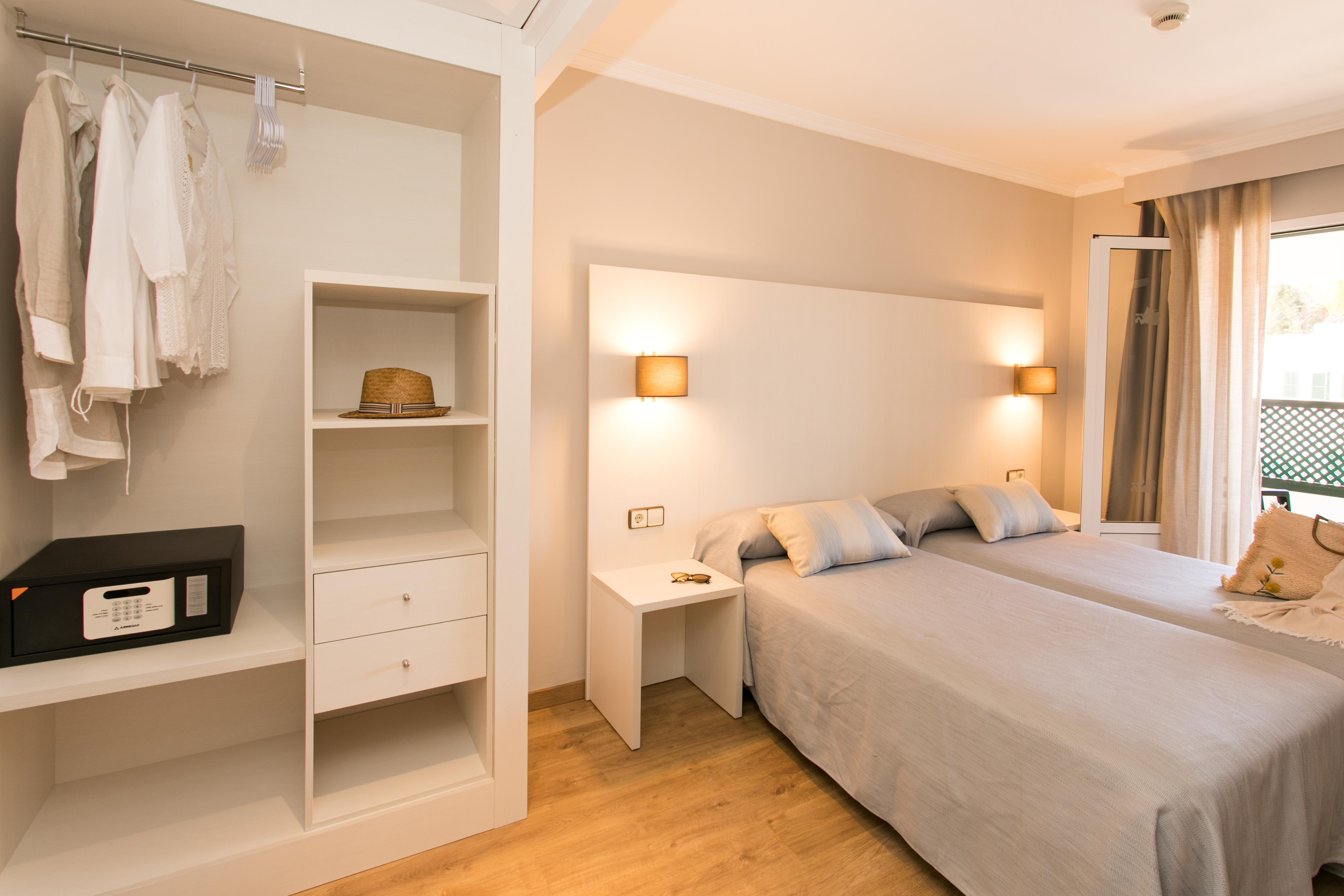 2 Bedrooms, Apartment, Balcony or Terrace