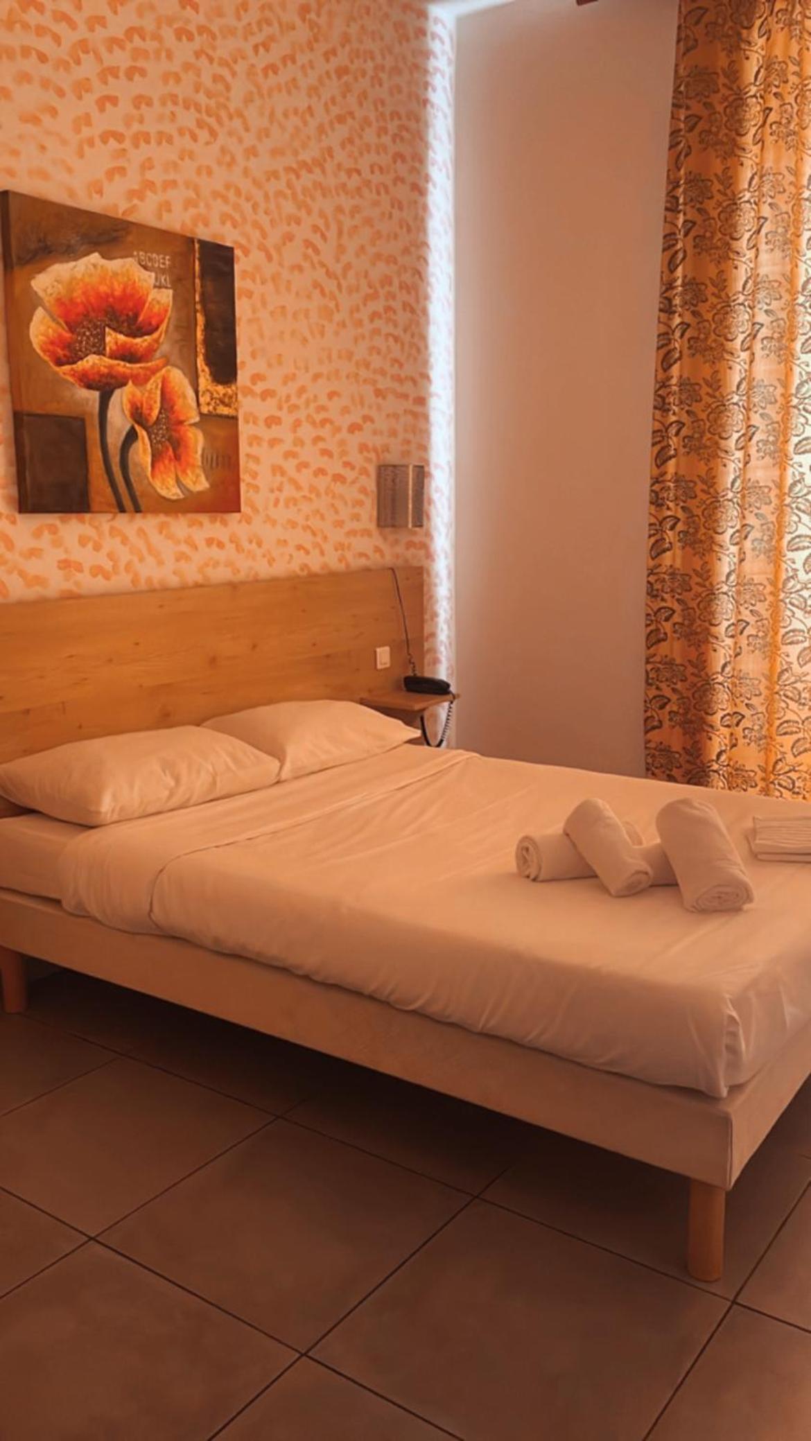 HOTEL RIVIERA 24/54
