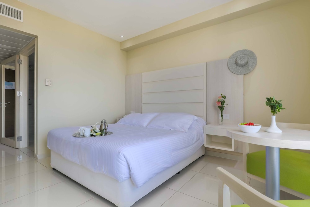 Tasia Maris Beach Hotel - Adults Only 16/49