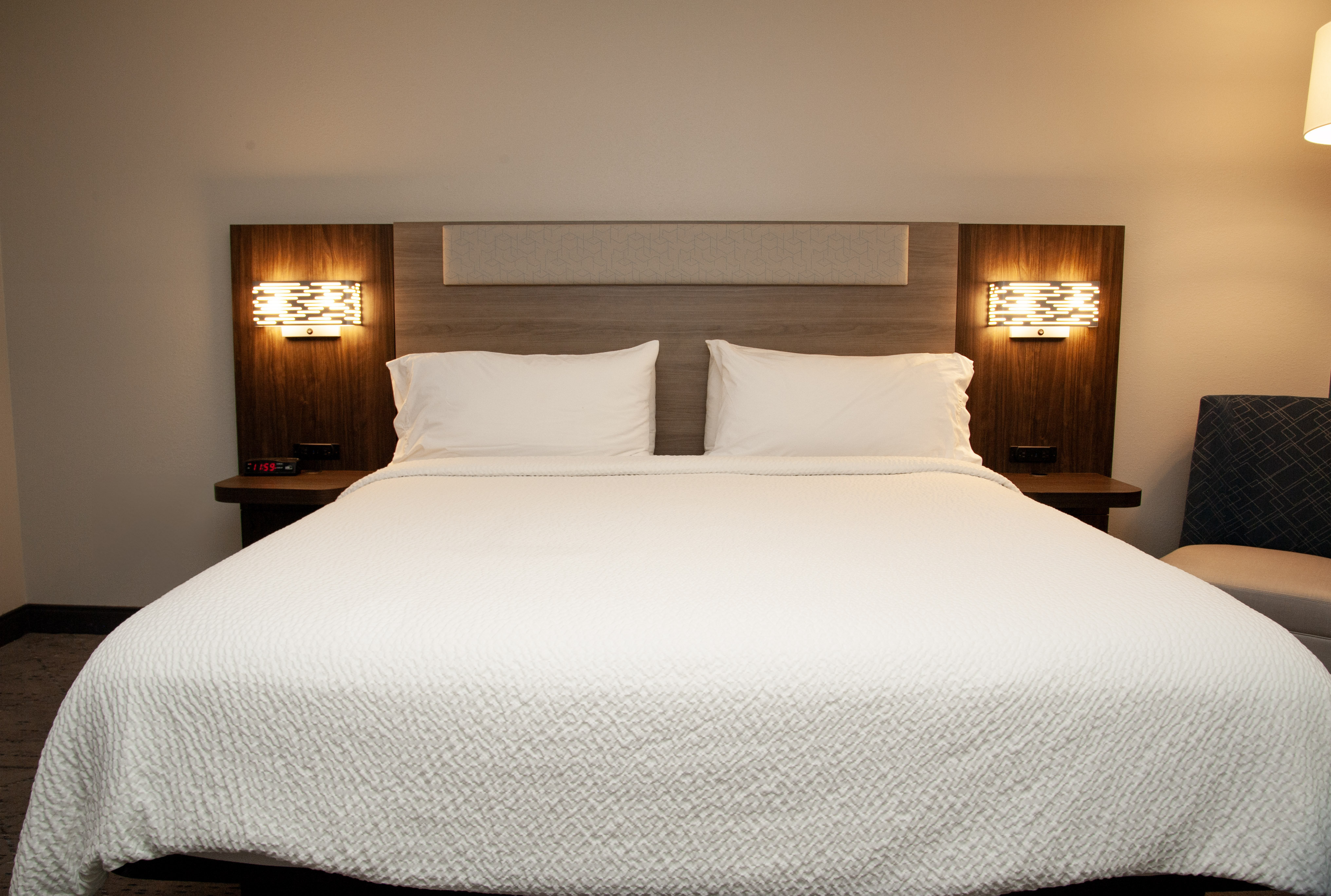 Holiday Inn Express Tucson Airport 30/75