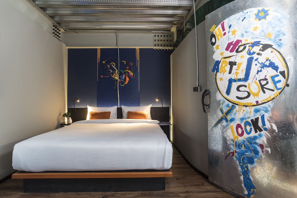 Mestyle Garage Hotel 40/86