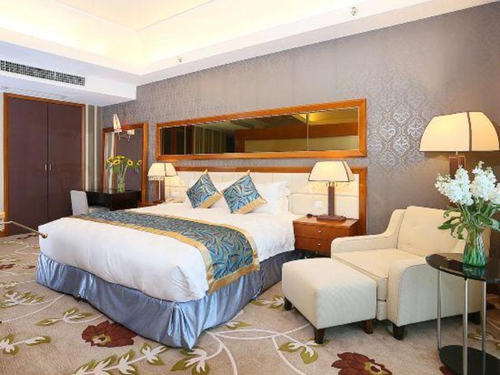 Regency Hotel Shantou 24/54